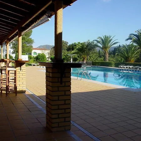 מלון דירות Govino Bay 4*