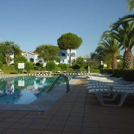 מלון דירות Govino Bay 4*