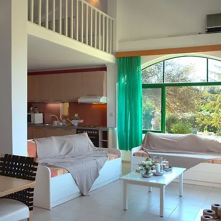 Govino Bay Apartahotel