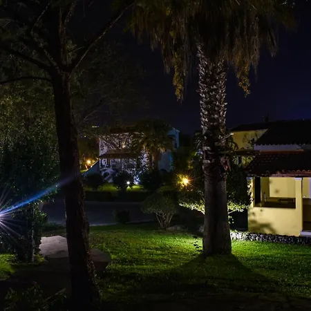 Govino Bay Apartahotel 4*