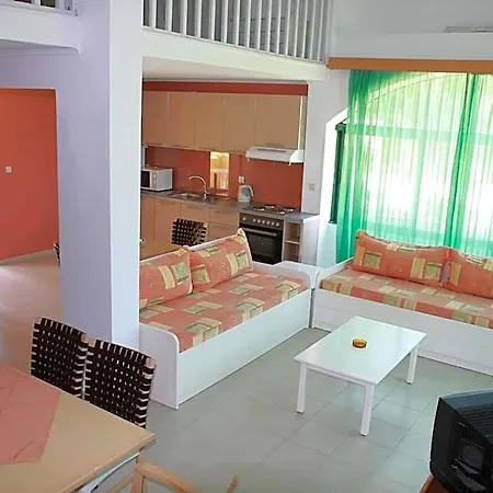 Lejlighedshotel Govino Bay 4*