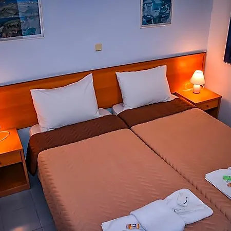 Govino Bay Aparthotel 4*