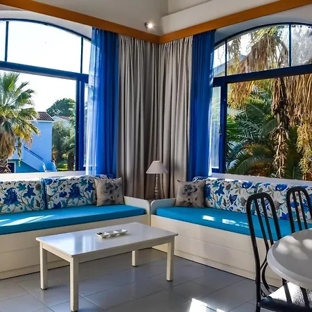 Govino Bay 4*