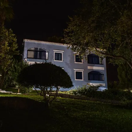 아파트호텔 Govino Bay 4*