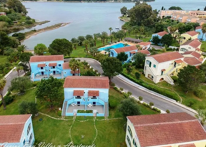 Ξενοδοχείο με διαμερίσματα Govino Bay 4*