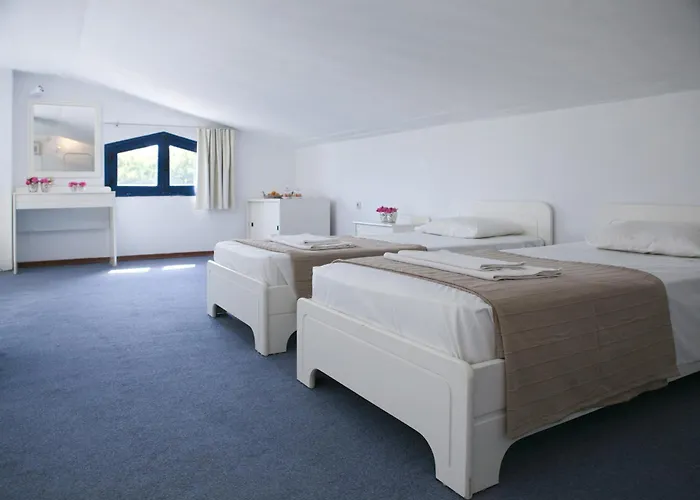 Aparthotel Govino Bay