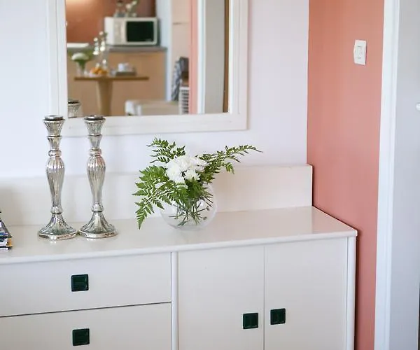 Govino Bay Aparthotel 4*