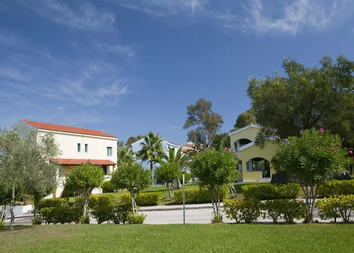 Govino Bay Aparthotel 4*