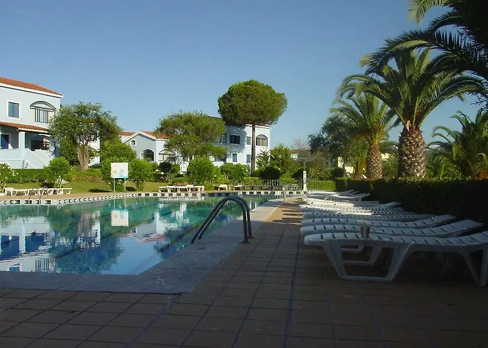 Aparthotel Govino Bay 4*