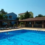 Apart Otel Govino Bay