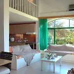 Govino Bay 아파트호텔