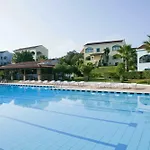 Govino Bay 아파트호텔 4*